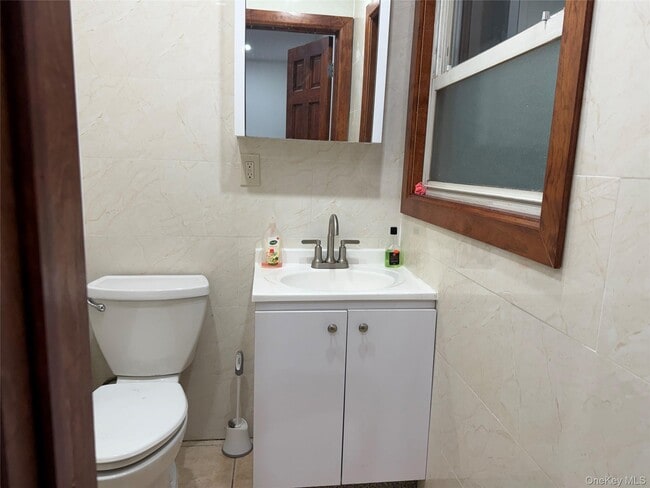 Foto del edificio - 190-56 103rd Ave