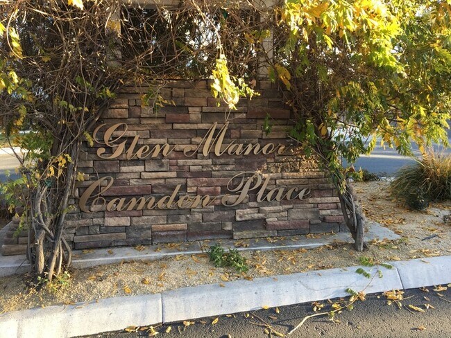 Foto del edificio - Large 3/2.5/2 Home on Virginia Lake in Gle...
