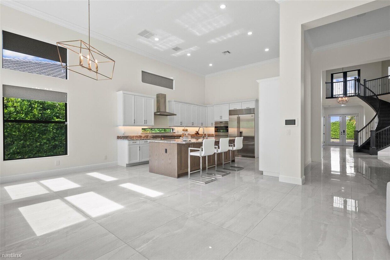 Foto principal - 5 br, 5.5 bath House - 2630 NW 69th St