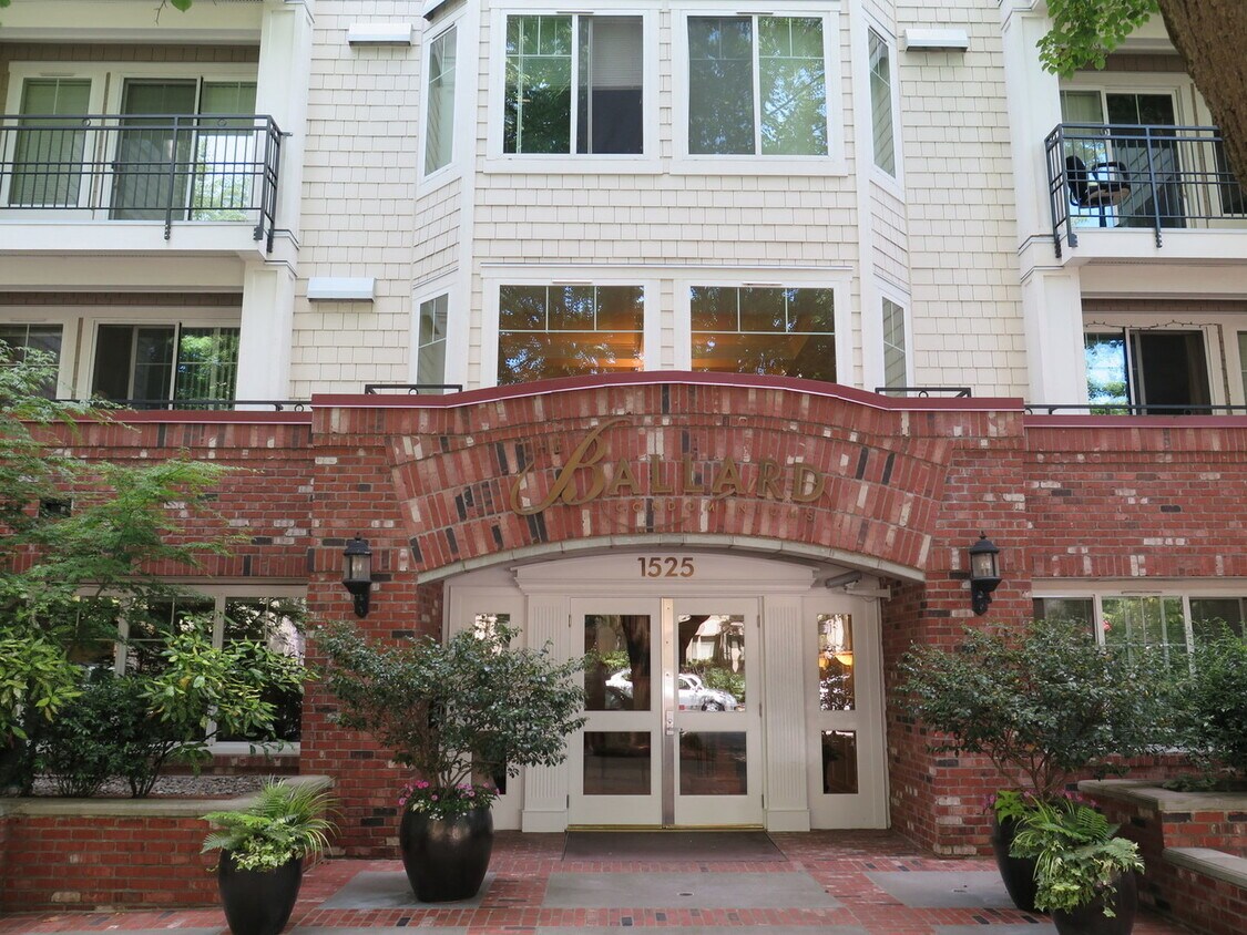Primary Photo - Ballard Studio Condo with Pool and Gym Onsite