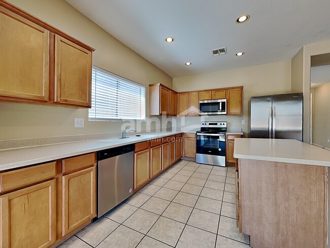 Building Photo - 2548 W Spencer Run