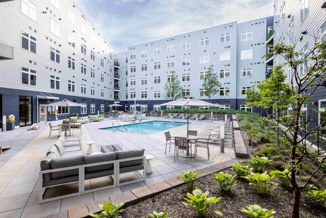 Courtyard Seating - The Point at Waltham Apartments