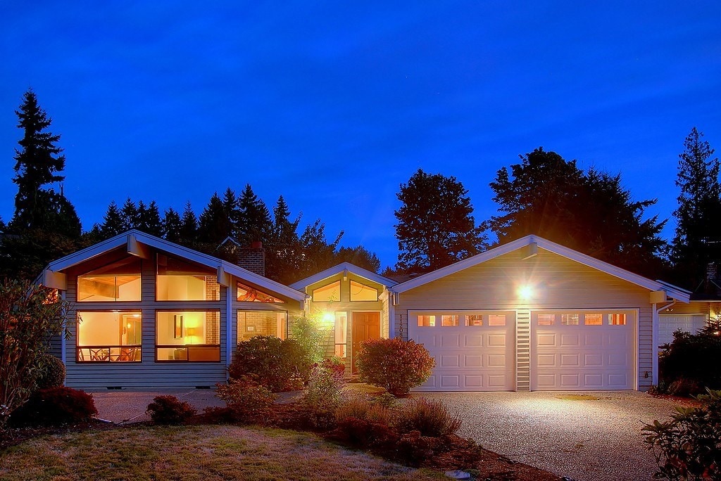 Photo - 11208 NE 62nd St (Kirkland, WA)