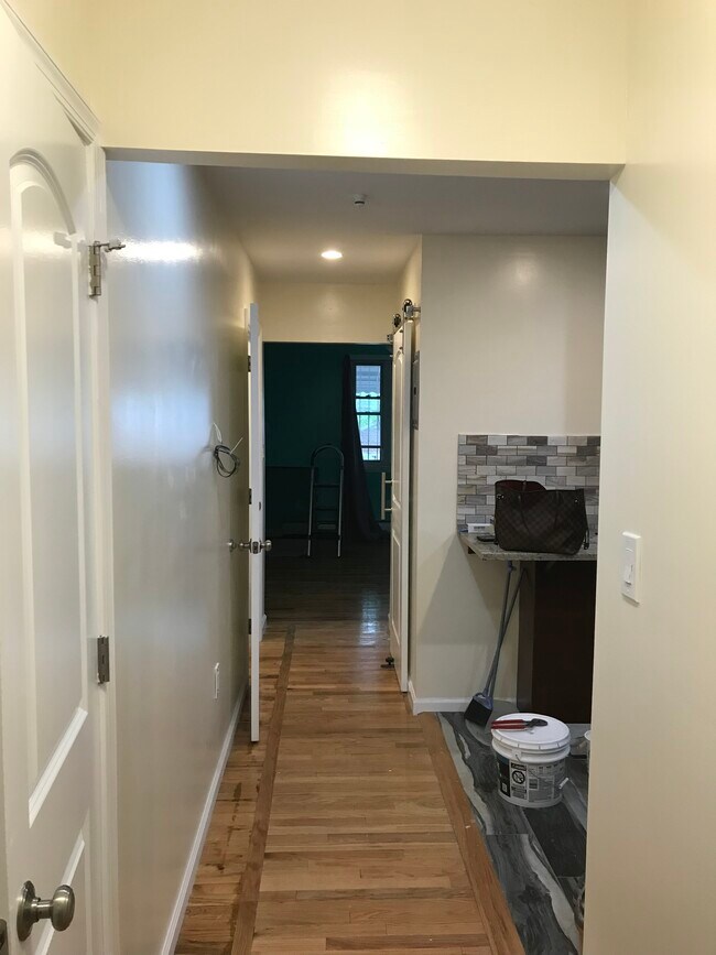 Foto del edificio - 604 E 82nd St