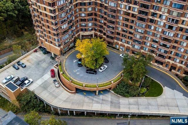 Building Photo - 100 Old Palisade Rd