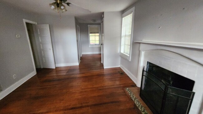 Building Photo - 238 Lake Ella Dr