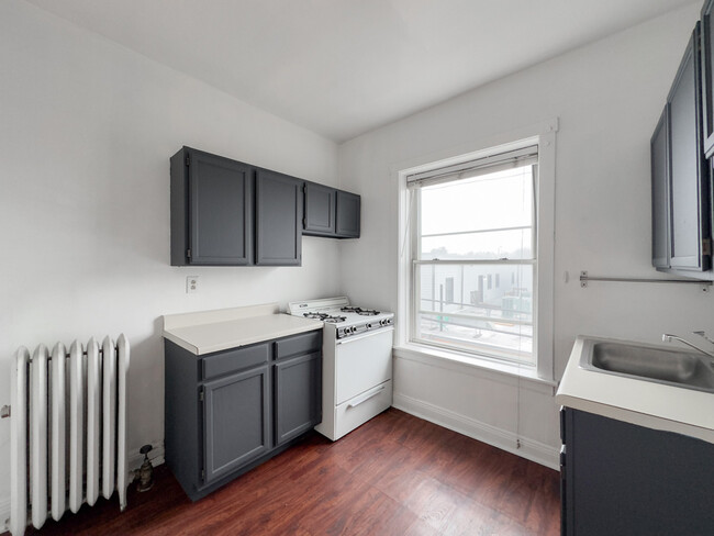 Foto del edificio - 4404 N Winchester Ave