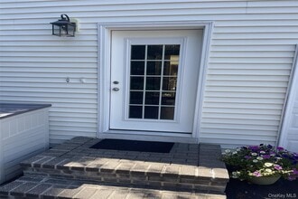 Building Photo - 17 Cobbler Ln