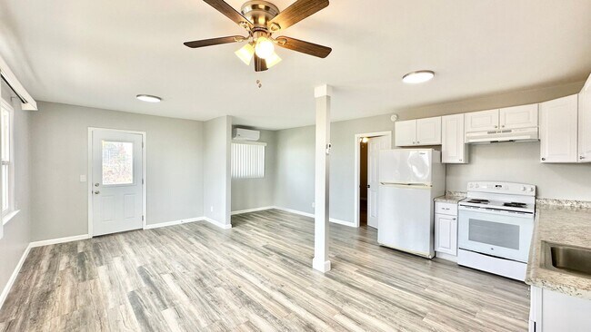 Building Photo - Beautiful Guest House Unit, Newer Construc...