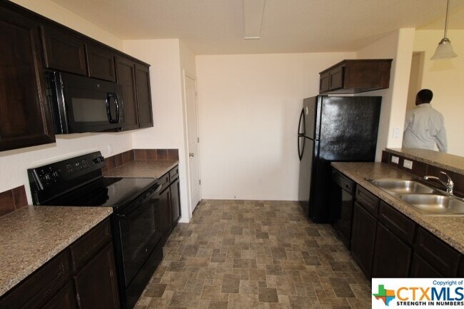 Building Photo - 4506 Colonel Dr