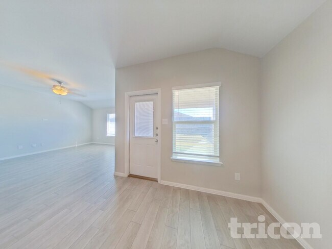 Foto del edificio - 532 Houndstooth Dr