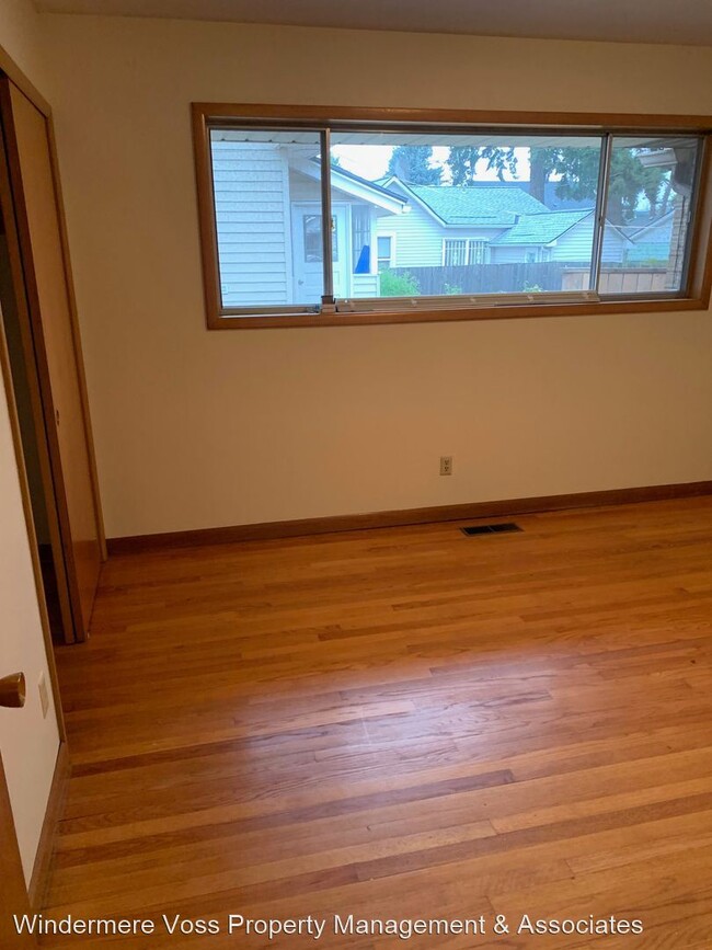 Building Photo - 3 br, 2.5 bath House - 2329 N. Bryant Street