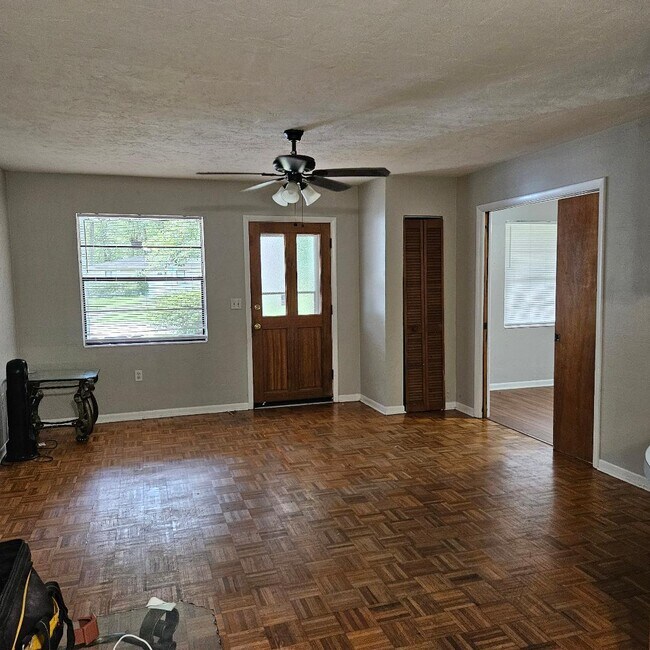 Building Photo - 2811 NW 41st Pl