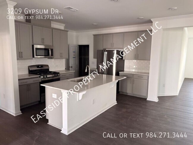 Foto del edificio - 3209 Gypsum Dr