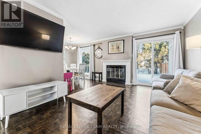 Building Photo - 1 Shadetree Crescent