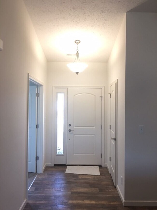 Foto del edificio - BEAUTIFUL...4 Bedroom 2 Bath