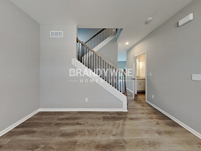 Foto del edificio - $500 OFF!!