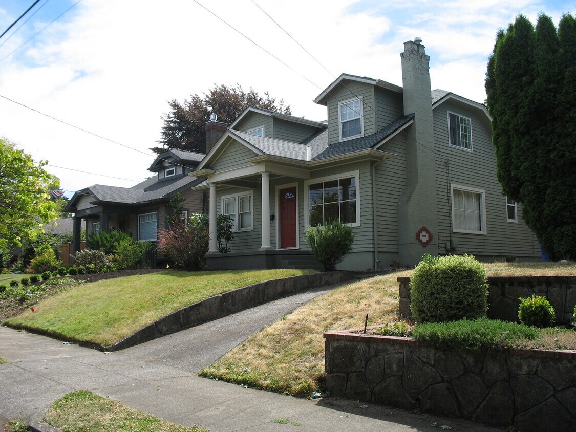 Foto principal - Beautiful Grant Park 4 bedroom Bungalow