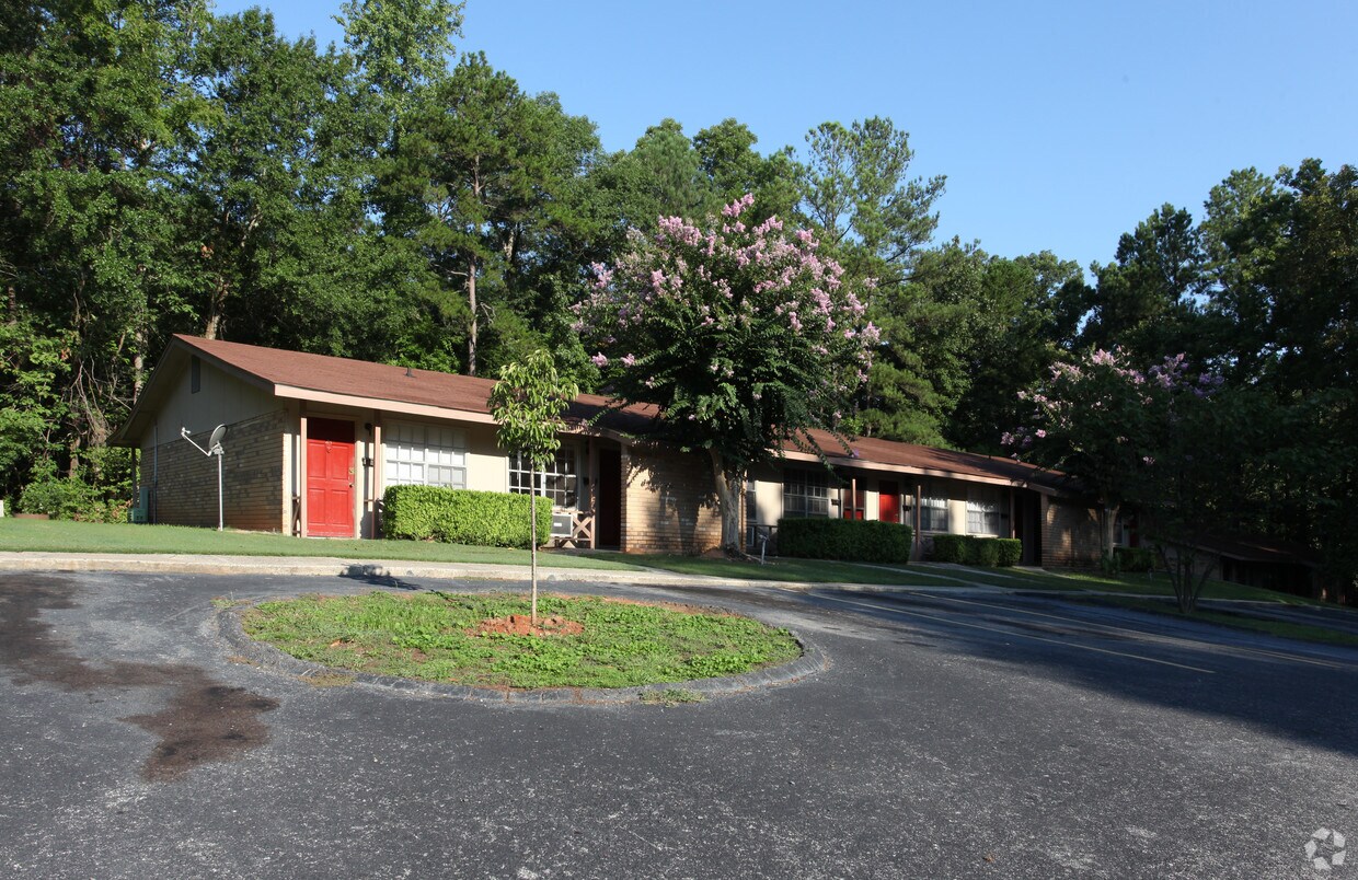 Magnolia Terrace 4151 Log Cabin Dr Macon, GA