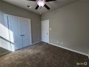 Building Photo - 1119 Creekside Orchard