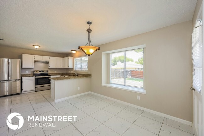 Foto del edificio - 6818 Still Lake Dr