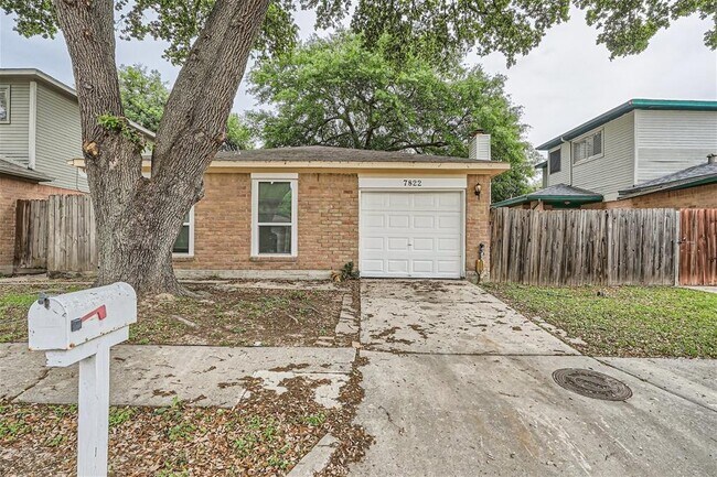 Foto del edificio - 7822 Mauvewood Dr