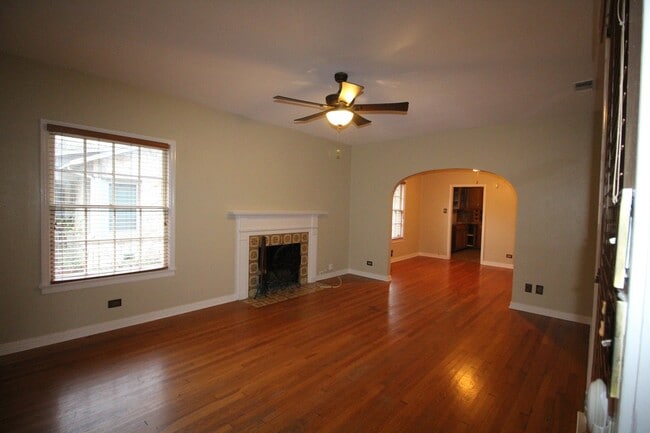 Photo - 139 Thomas Jefferson Dr House