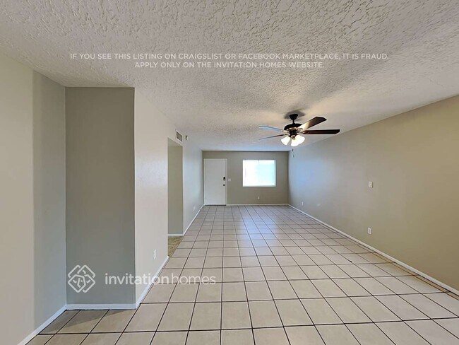 Foto del edificio - 6440 E Akron St