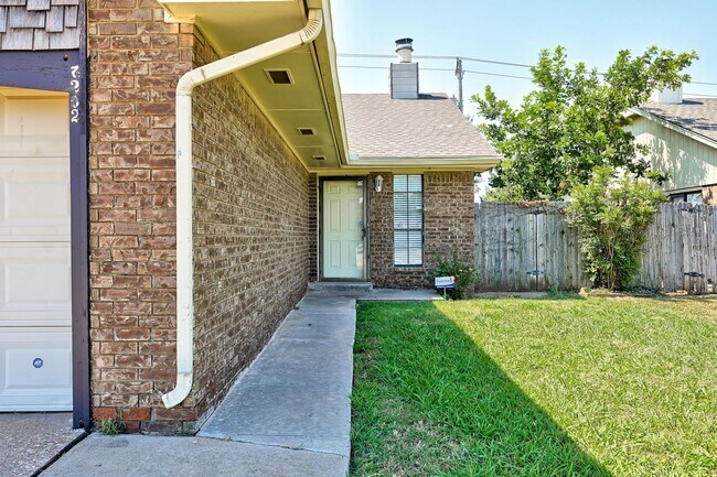 Foto del edificio - Great 1/2 Duplex in NW OKC