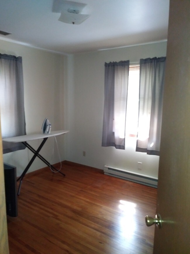 Foto del edificio - 419 N Davis Ave