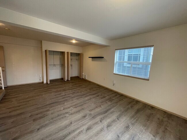 Sala de estar - 2228 Eastlake Ave E