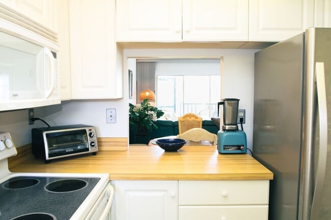 Building Photo - **HIGH POINT COUNTRY CLUB**SEASONAL RENTAL...