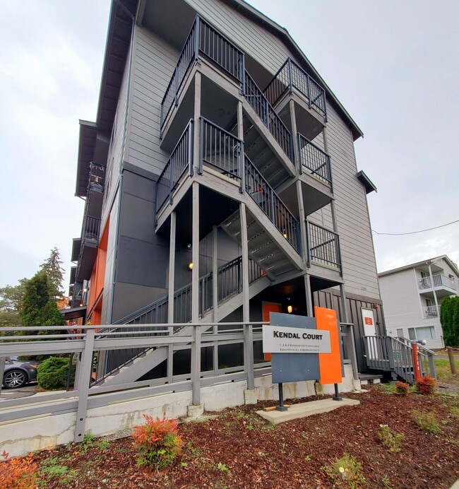 Foto del edificio - Kendal Court Apartments, 2 Bedroom, 1 Bath...