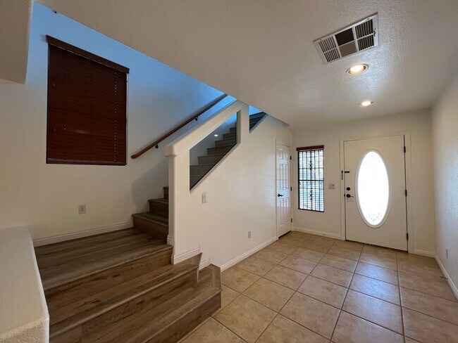 Foto del edificio - 5561 Anticipation Ct