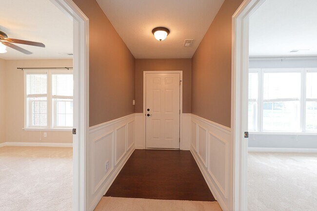 Building Photo - Beautiful 3 Bedroom House in Quiet Auburn ...