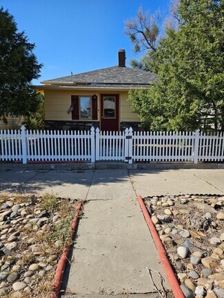 Building Photo - 813 Woodbury St