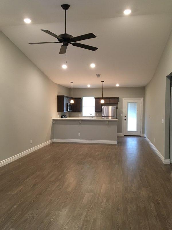 Building Photo - 5523 N Edwards Cir