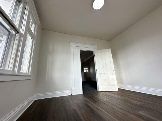 Foto del edificio - 463 Linden Ave