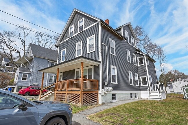 Building Photo - 28 Ekman St