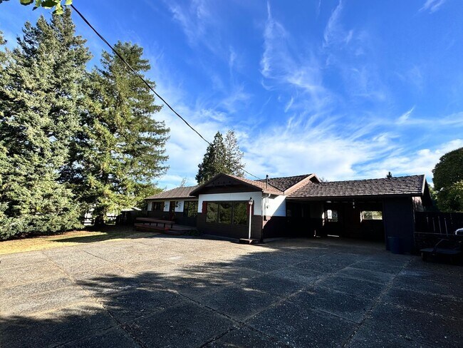 Foto del edificio - Gorgeous .5 acre lot in Auburn