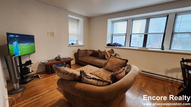 Foto del edificio - 776 Columbus Ave