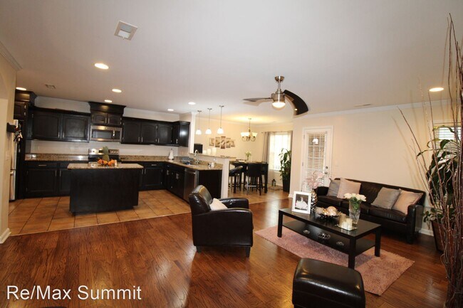 Building Photo - 4 br, 2 bath House - 2158 Balclutha Lane