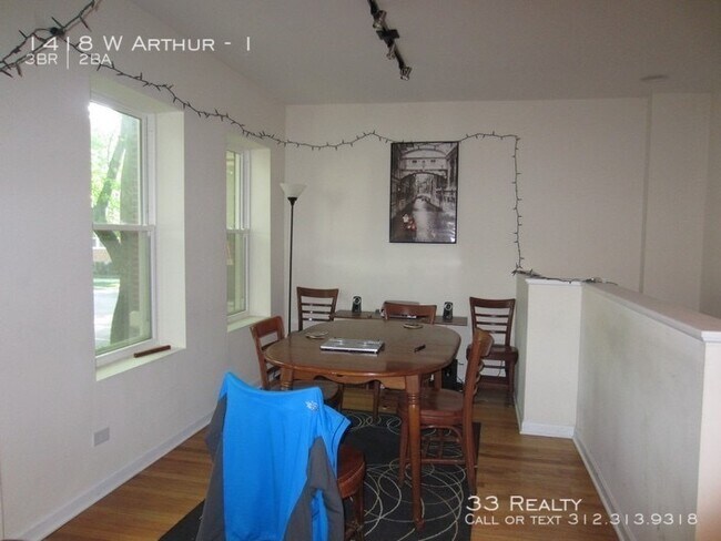 Foto del edificio - 1418 W Arthur Ave