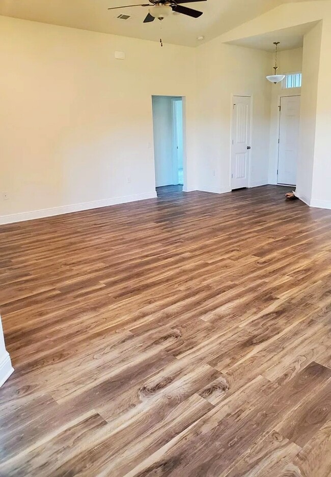 Foto del edificio - 6289 Redberry Dr