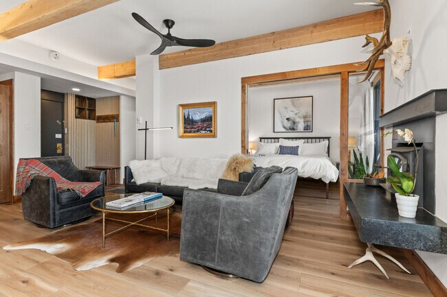 Foto del edificio - 2395 Storm Meadows Dr