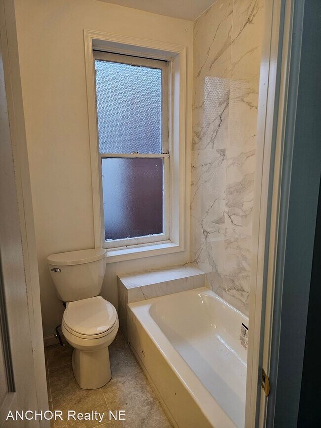 Foto del edificio - 3 br, 1 bath House - 926 N Fallon St.
