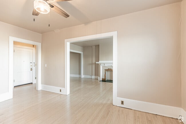 1BR, 1BA - 950SF - Altadena Apartments