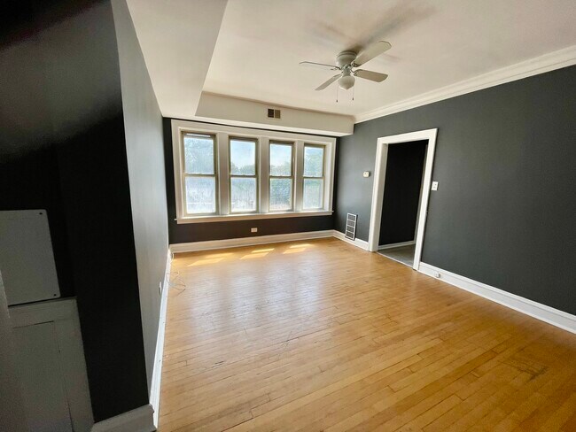 Foto del edificio - 7932 S Kingston Ave