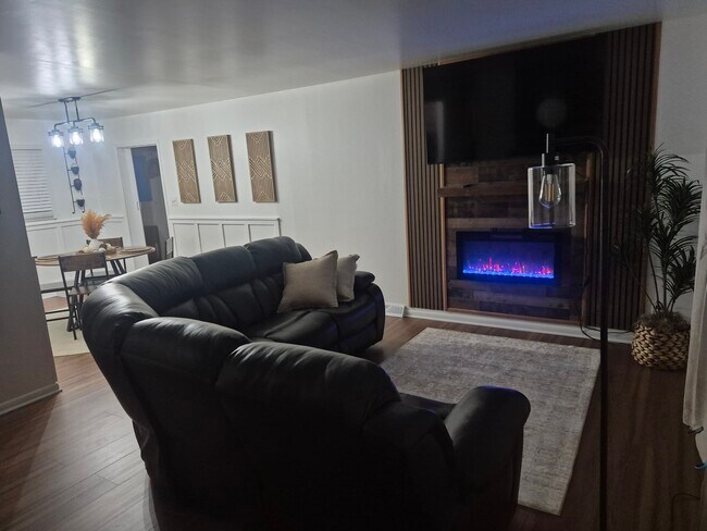 Foto del edificio - 4511 Warwick Dr N