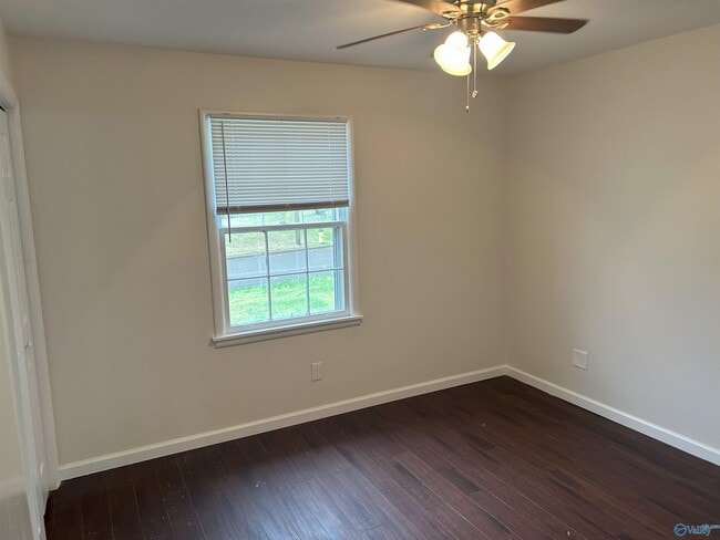 Foto del edificio - 2620 Thornhill Rd NW